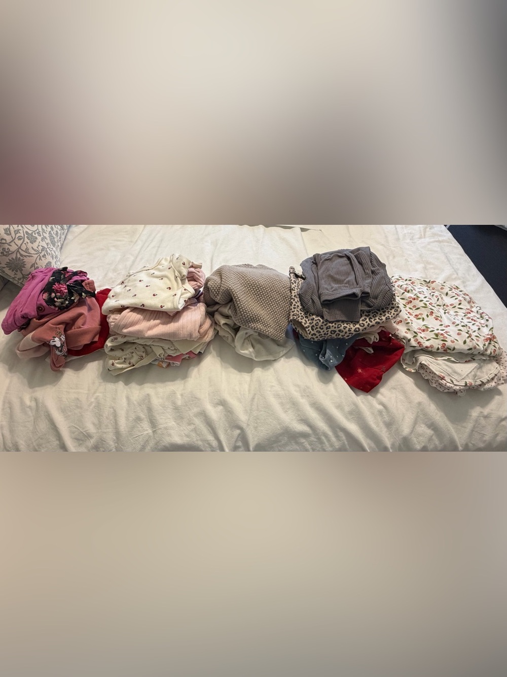 Bundle of like new girls 6-9 months clothes